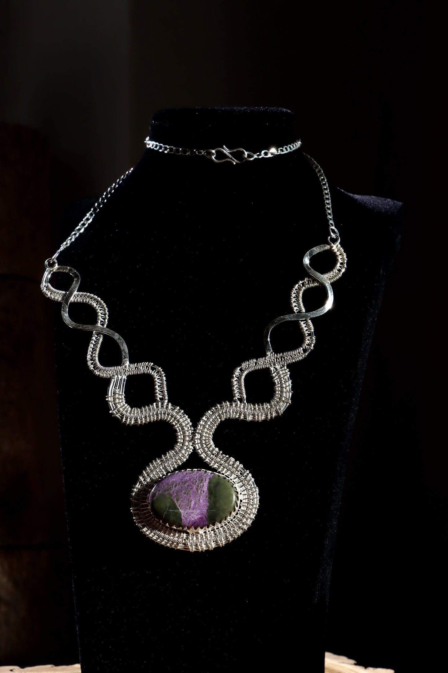 Náhrdelník z pletených hadů purpurit - Supreme Panthers