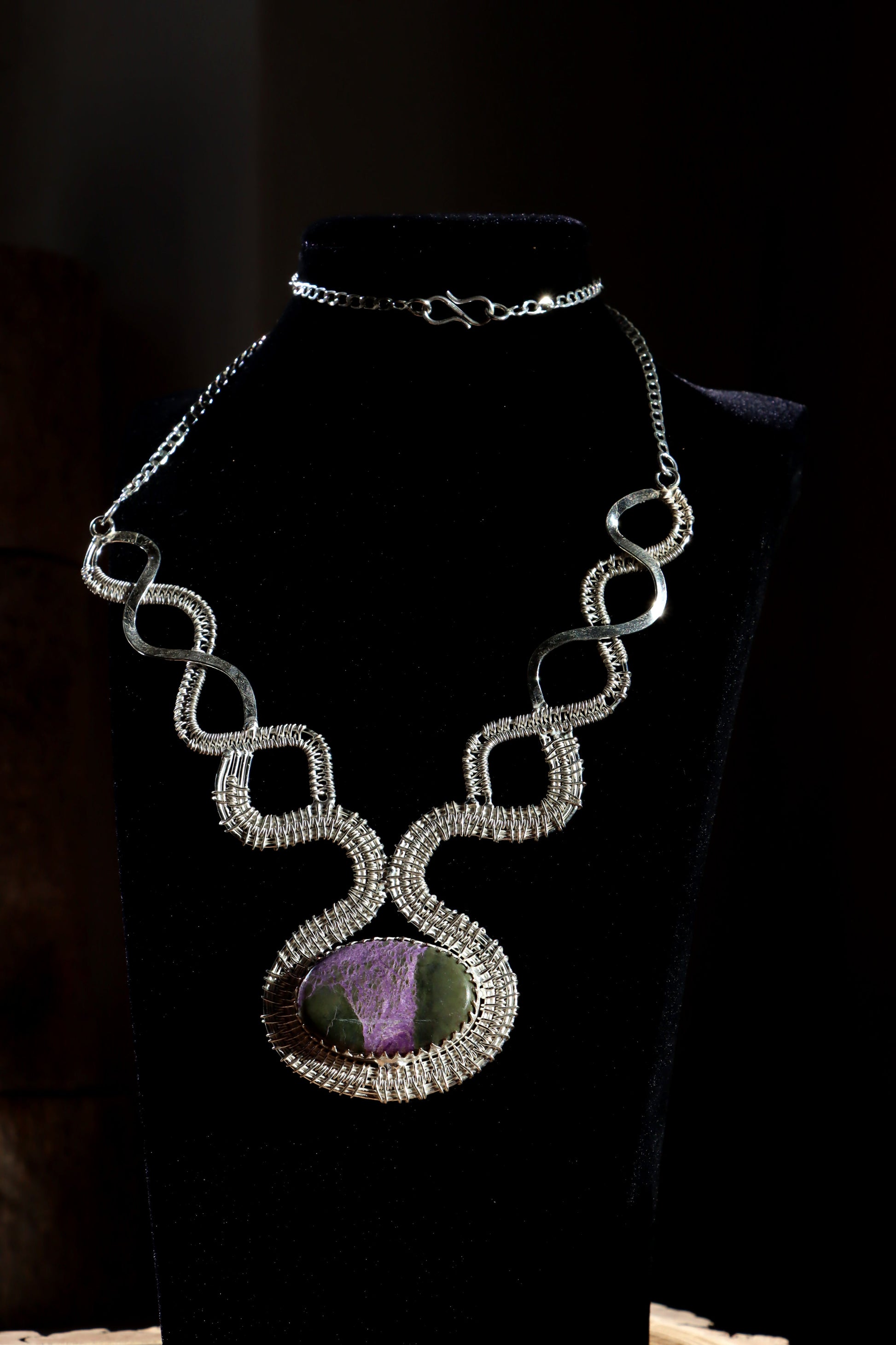 Náhrdelník z pletených hadů purpurit - Supreme Panthers