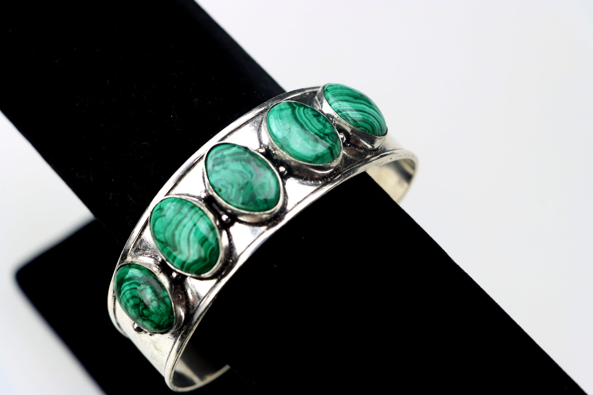 Náramek polohovatelný – Malachit Corona Quintus - Supreme Panthers