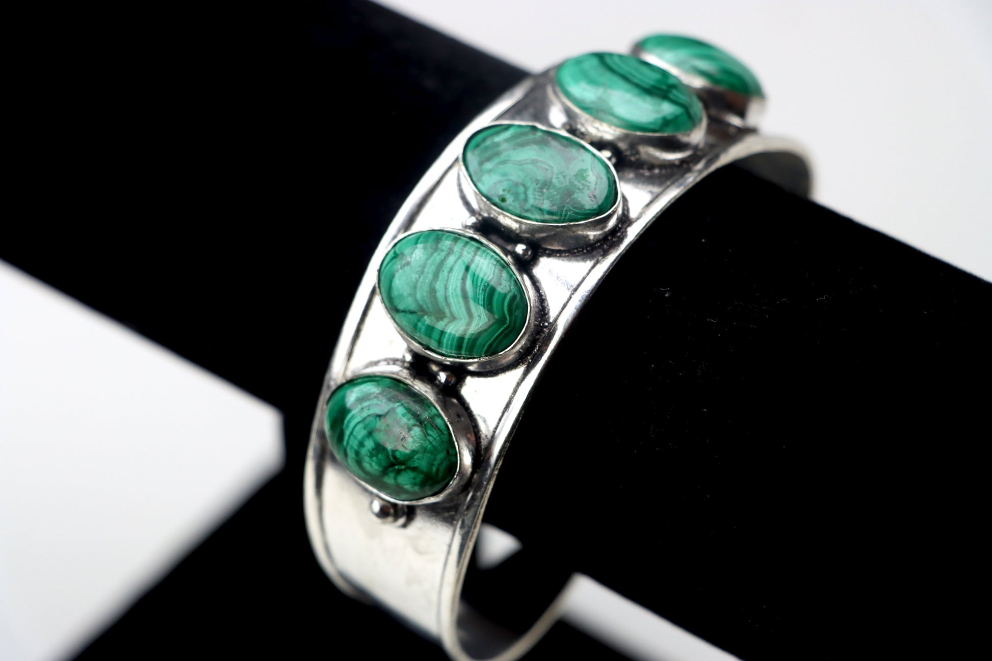 Náramek polohovatelný – Malachit Corona Quintus - Supreme Panthers