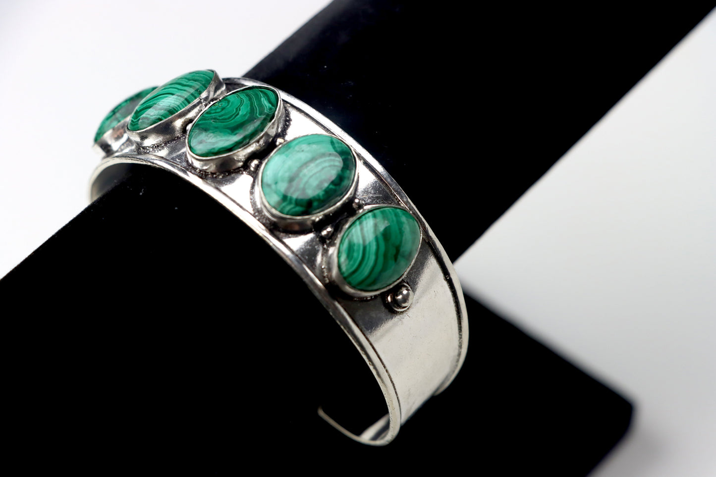 Náramek polohovatelný – Malachit Corona Quintus - Supreme Panthers