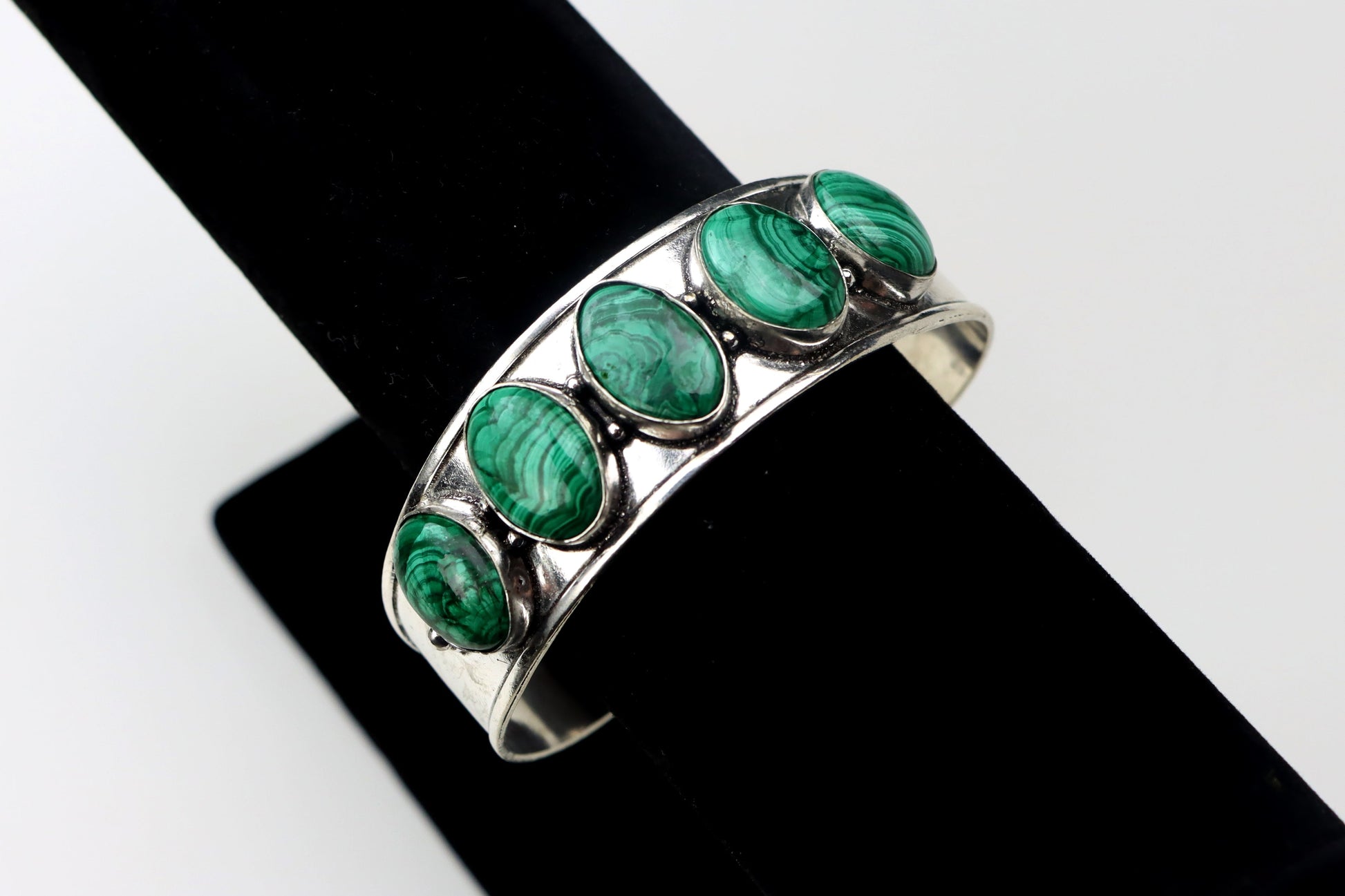 Náramek polohovatelný – Malachit Corona Quintus - Supreme Panthers