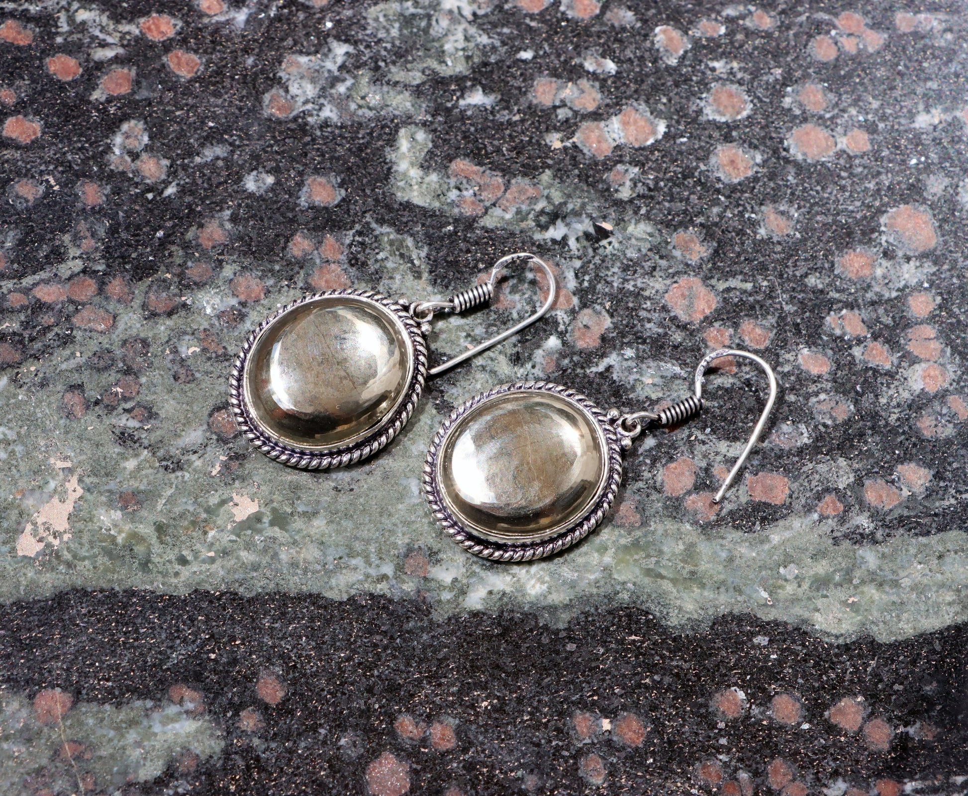 Náušnice "Sluneční zrcadla – Pyritové čočky" - Supreme Panthers