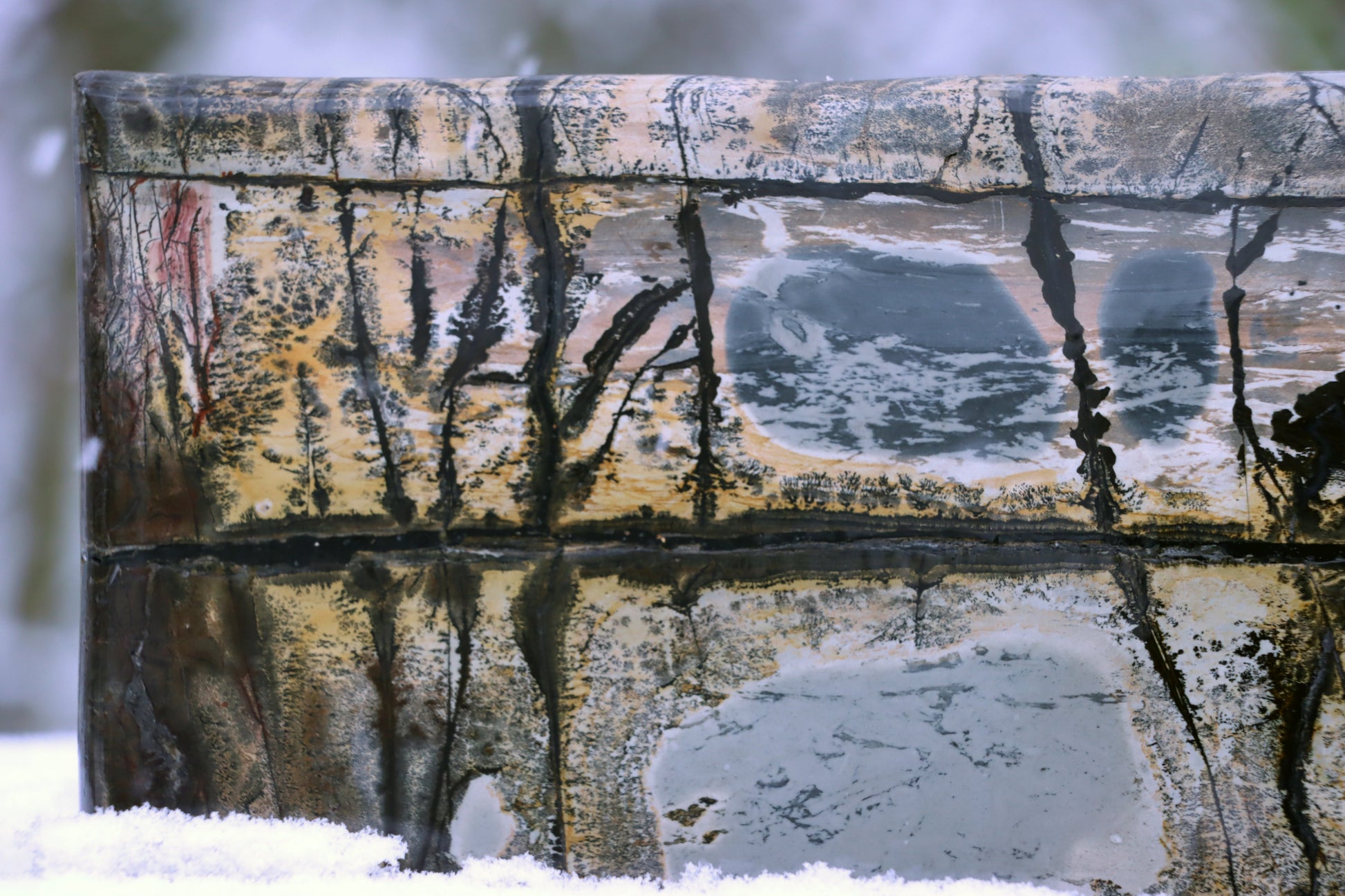 Porcelanit jako sopečná krajina - Supreme Panthers