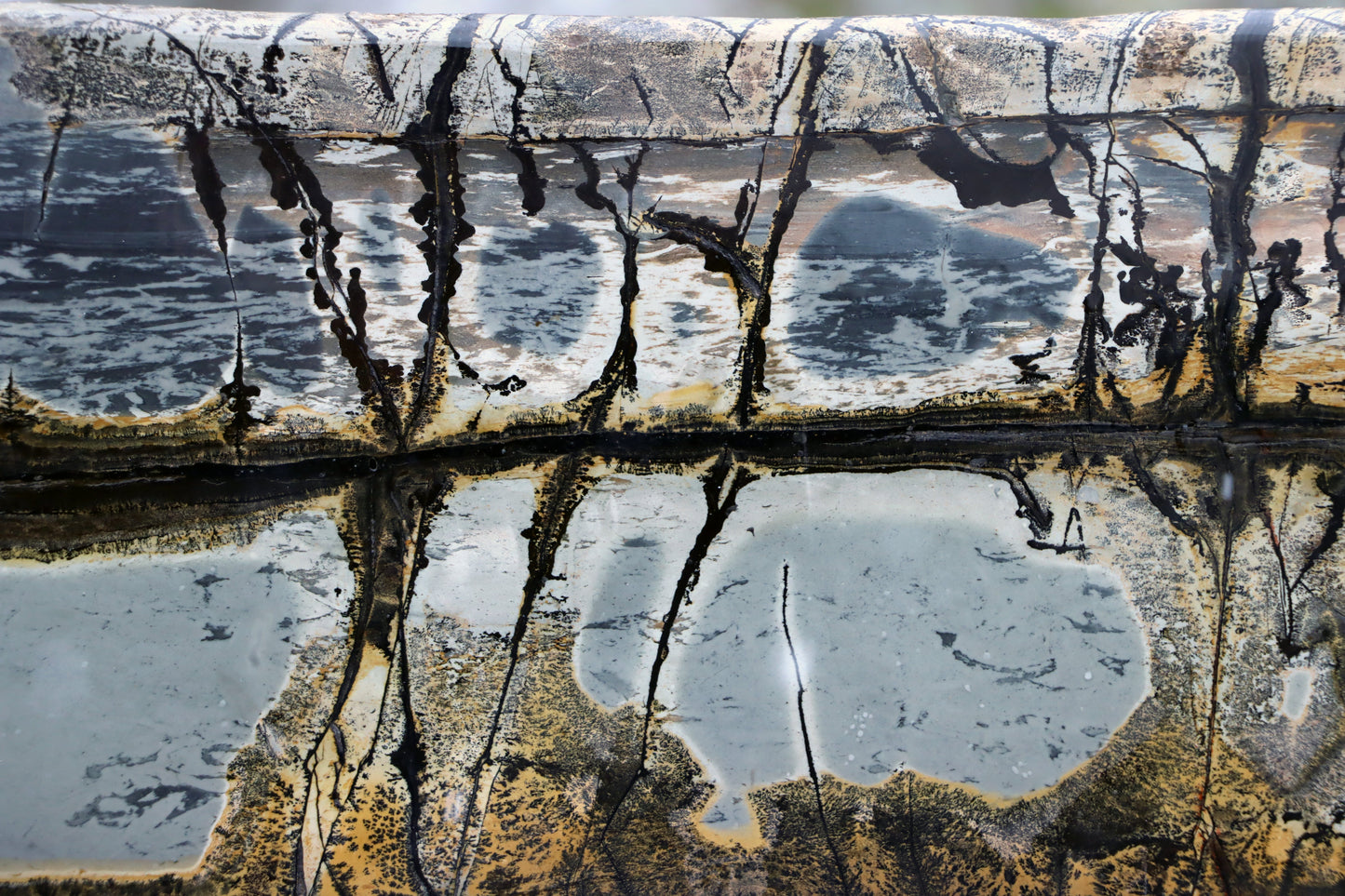 Porcelanit jako sopečná krajina - Supreme Panthers