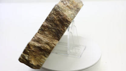 Svojanovit s almandinem leštěný