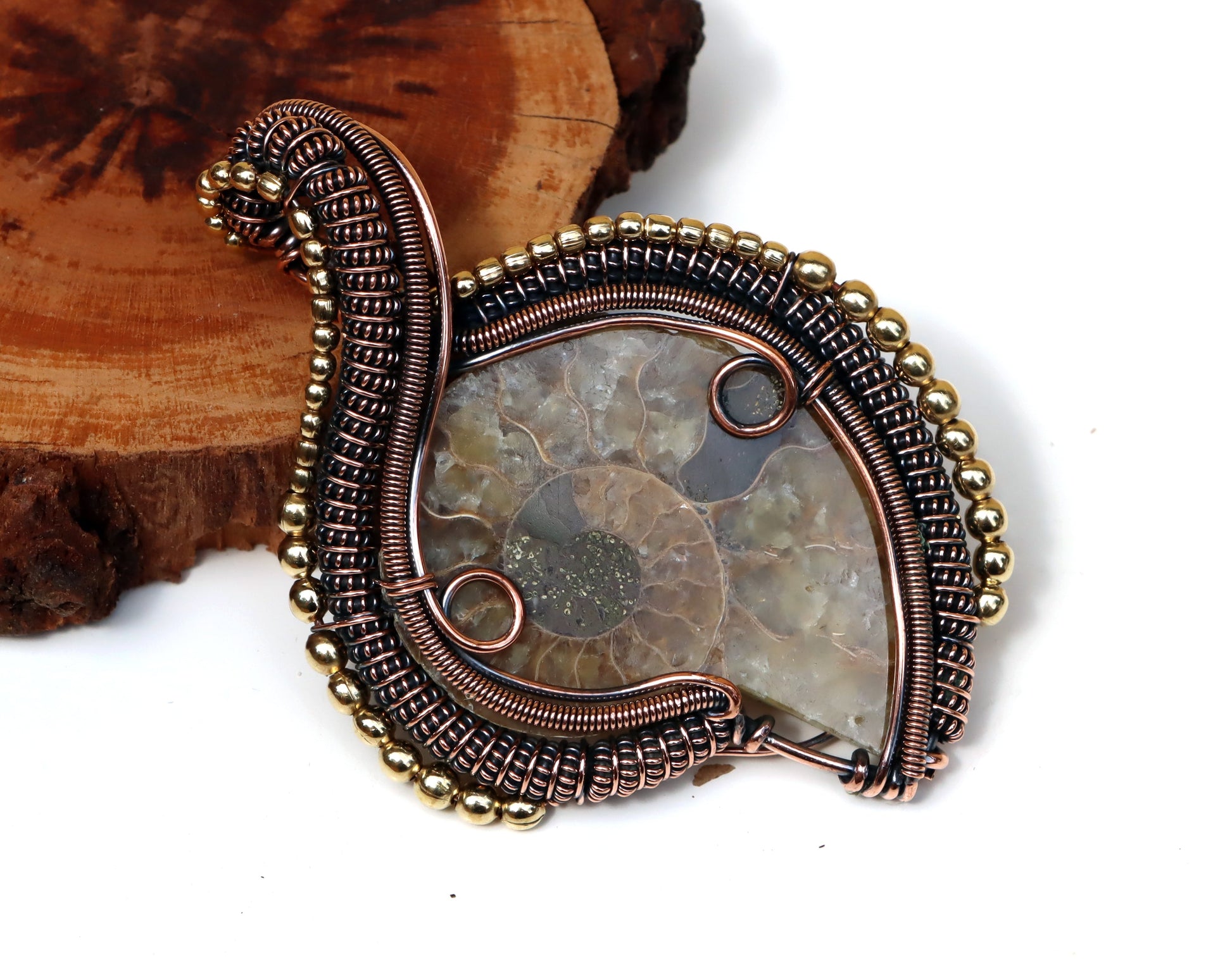 Přívěšek "Ammonit – Otisk věčnosti" - Supreme Panthers