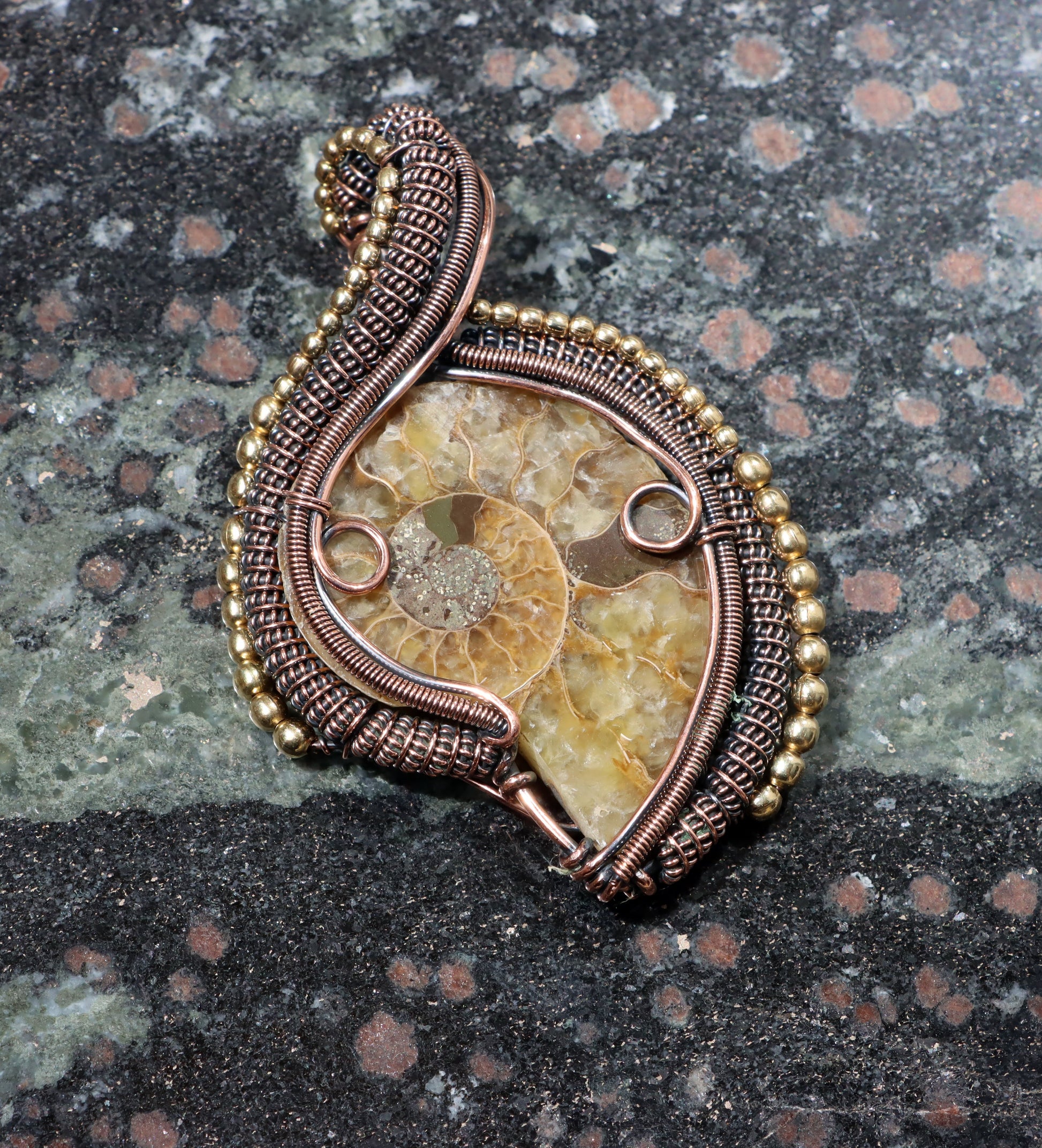 Přívěšek "Ammonit – Otisk věčnosti" - Supreme Panthers