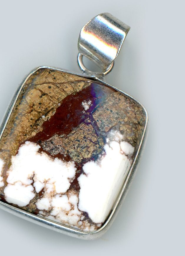 Přívěšek bílý tyrkys howlit - Supreme Panthers