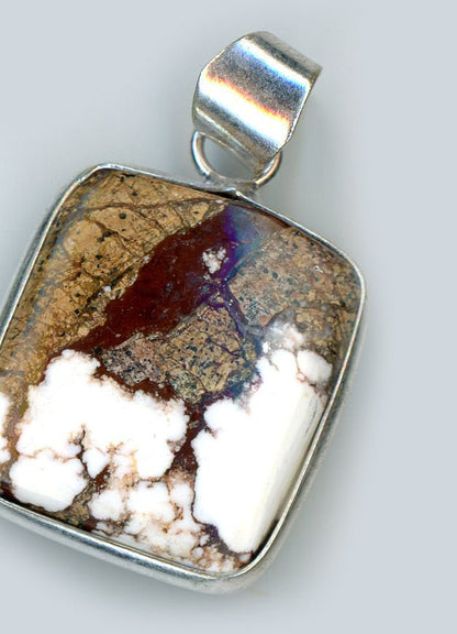 Přívěšek bílý tyrkys howlit - Supreme Panthers