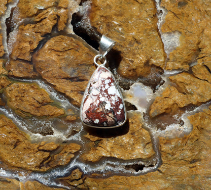 Přívěšek bílý tyrkys howlit - Supreme Panthers