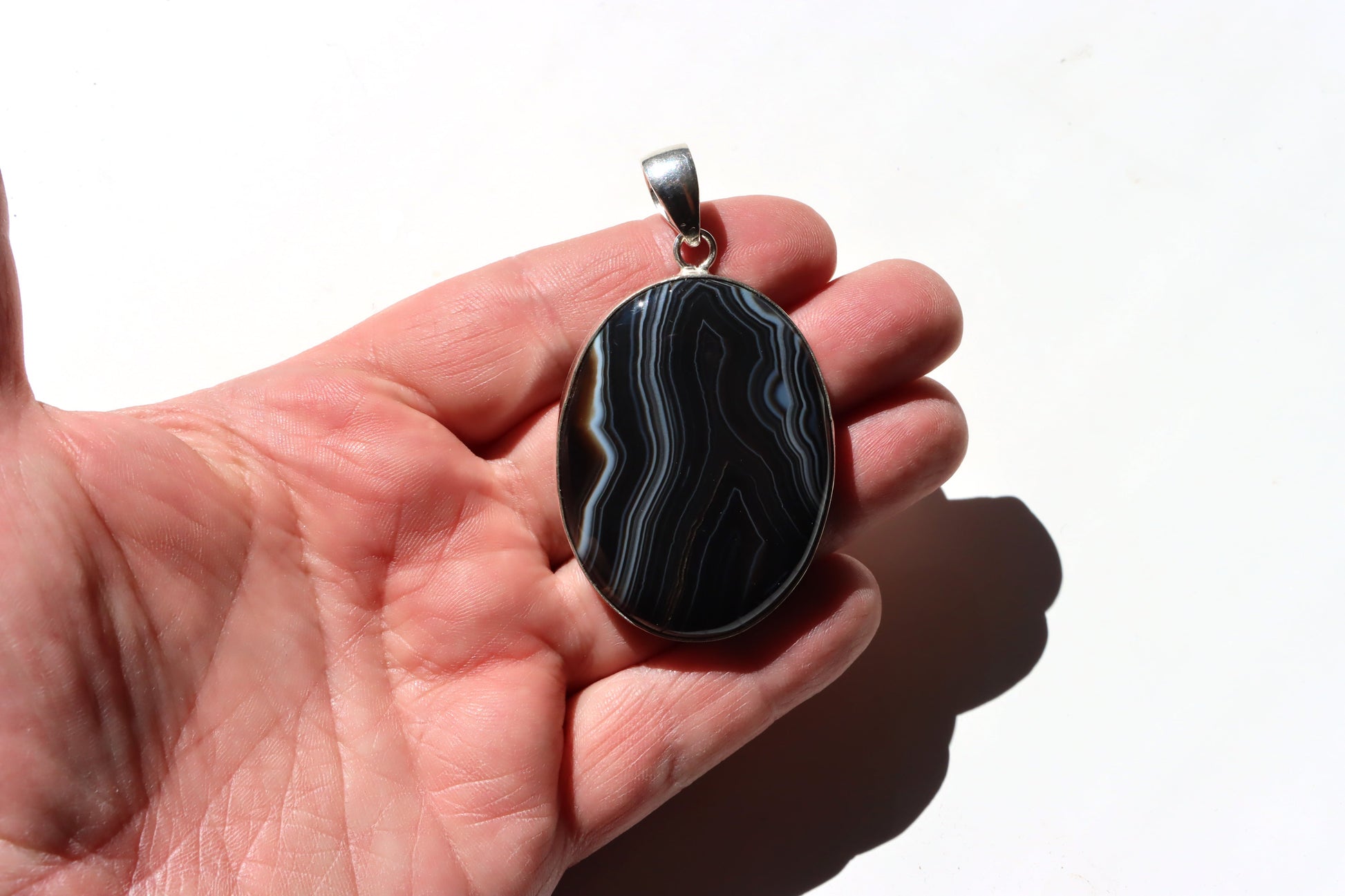 Přívěsek „Černobílá harmonie – onyxový achát“ - Supreme Panthers