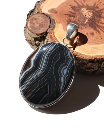 Přívěsek „Černobílá harmonie – onyxový achát“ - Supreme Panthers