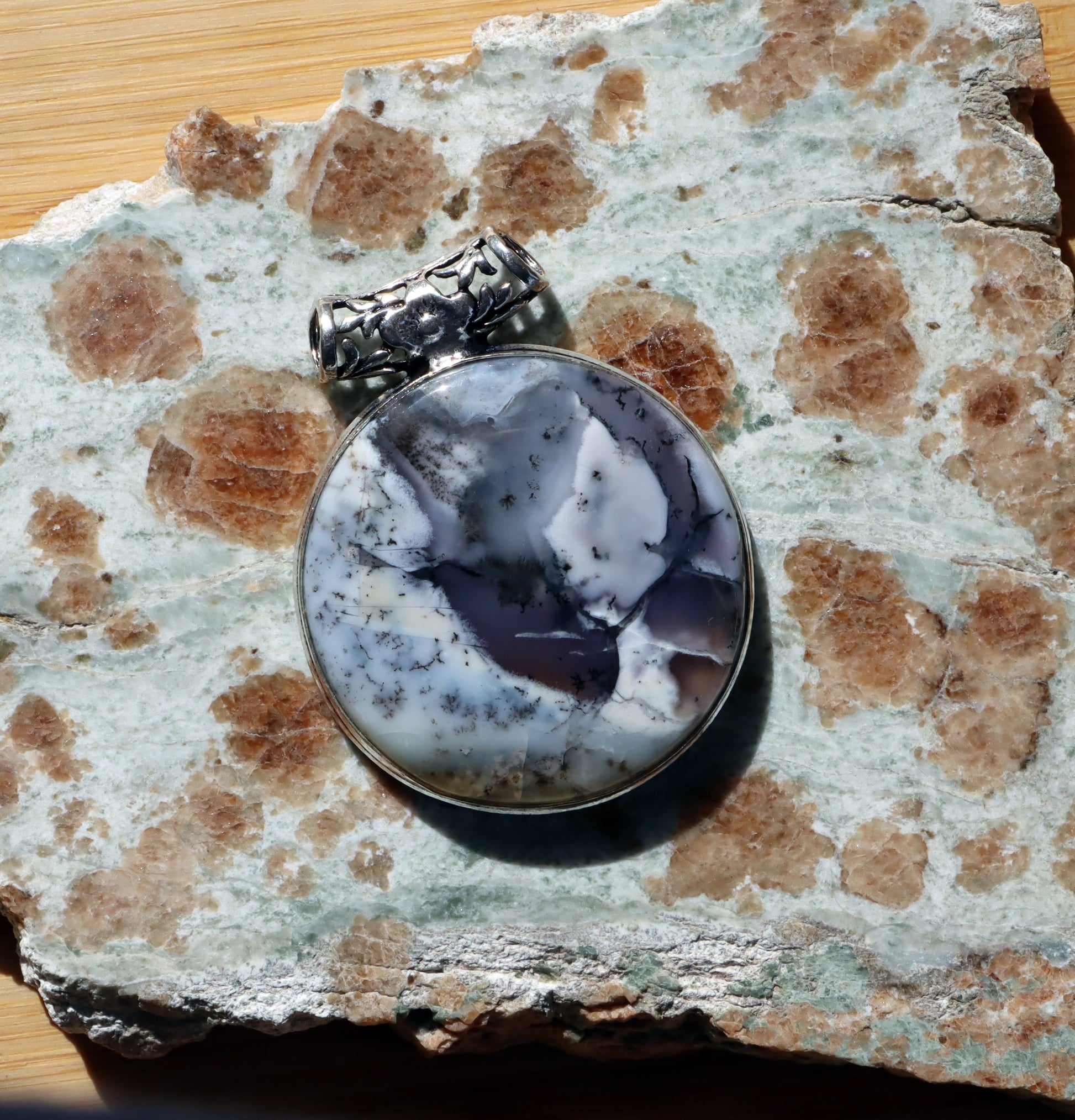 Přívěšek dendritický opál - Supreme Panthers