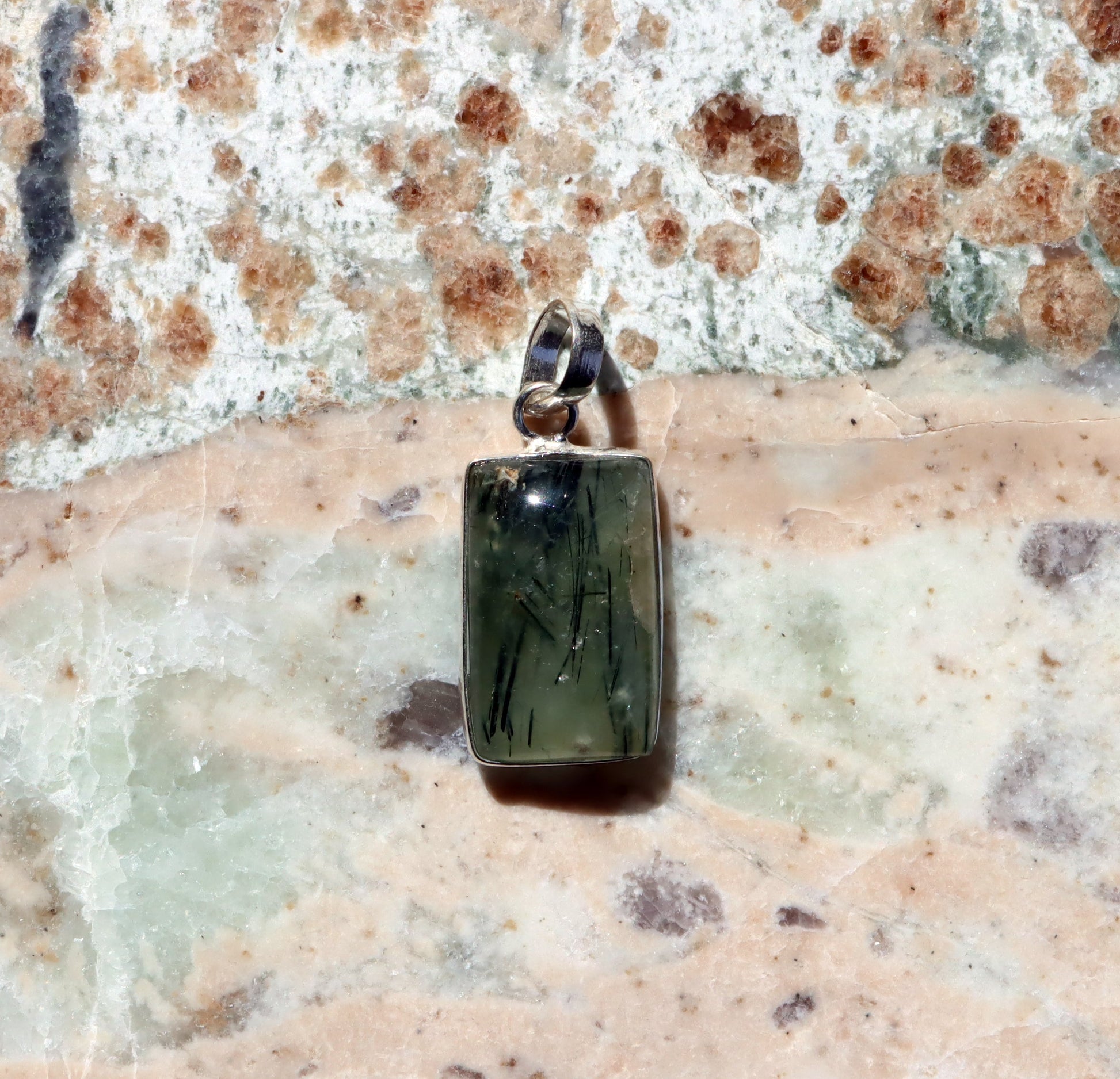 Přívěšek epidot v prehnitu - Supreme Panthers