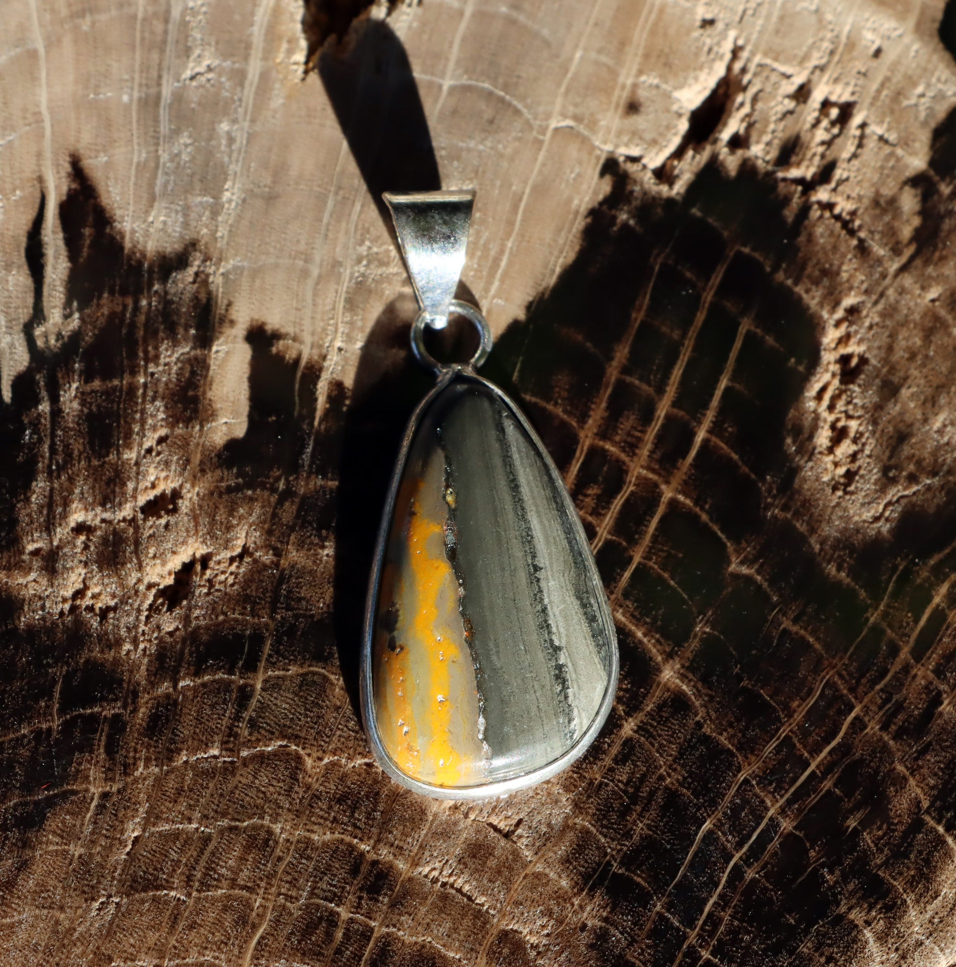 Přívěšek jaspis Bumble Bee - Supreme Panthers