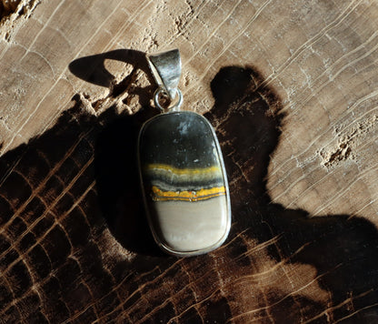 Přívěšek jaspis Bumble Bee - Supreme Panthers