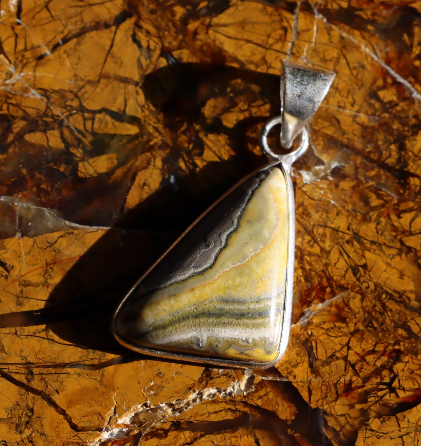 Přívěšek jaspis Bumble Bee - Supreme Panthers