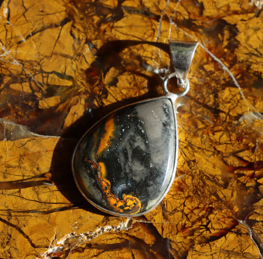 Přívěšek jaspis Bumble Bee - Supreme Panthers