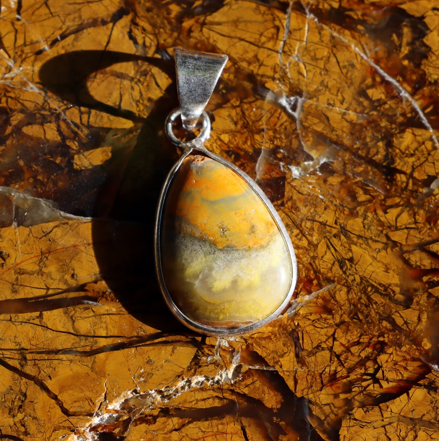 Přívěšek jaspis Bumble Bee - Supreme Panthers