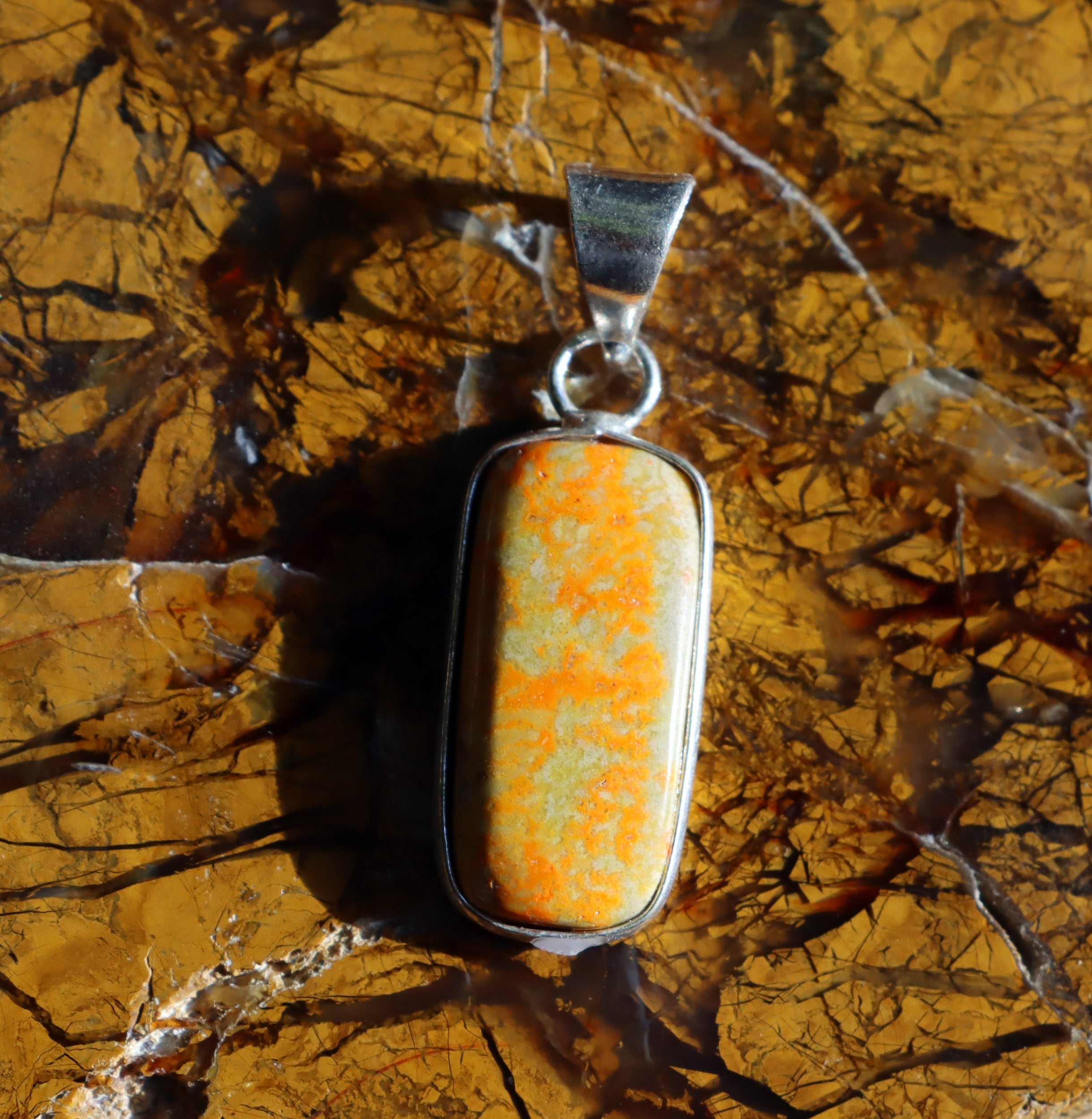 Přívěšek jaspis Bumble Bee - Supreme Panthers