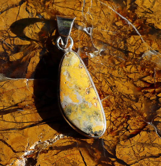 Přívěšek jaspis Bumble Bee - Supreme Panthers