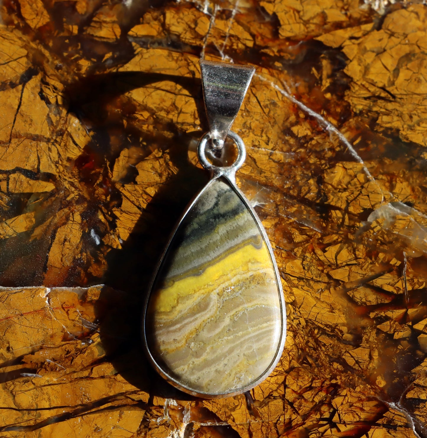 Přívěšek jaspis Bumble Bee - Supreme Panthers