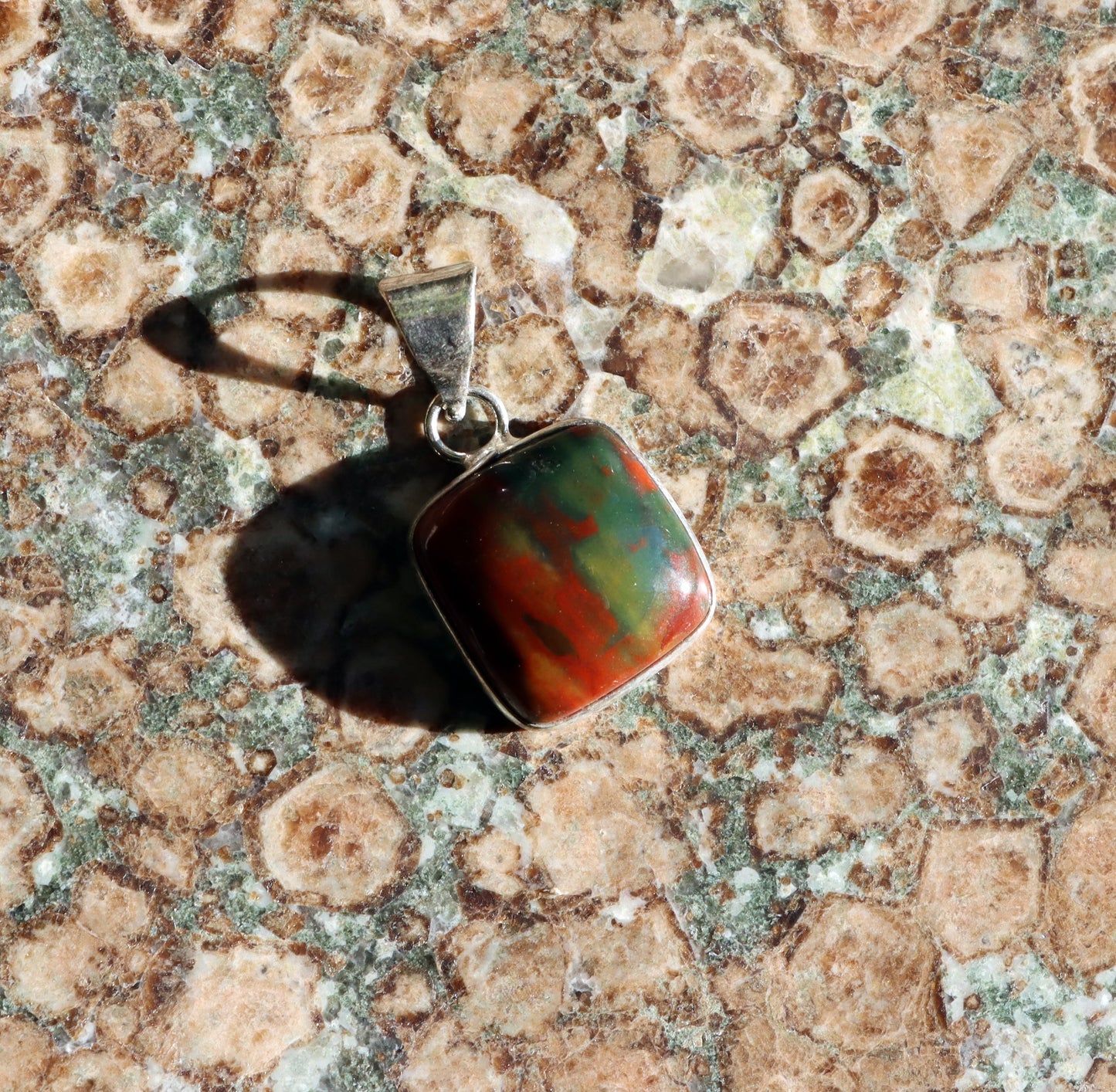 Přívěšek jaspis duhový - Supreme Panthers