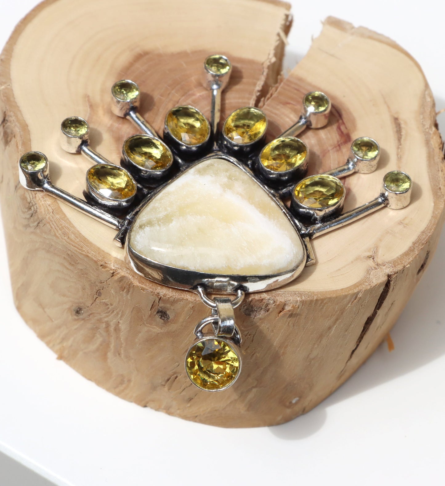 Přívěšek "Kalcit – Sluneční paprsky" - Supreme Panthers