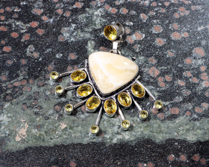 Přívěšek "Kalcit – Sluneční paprsky" - Supreme Panthers