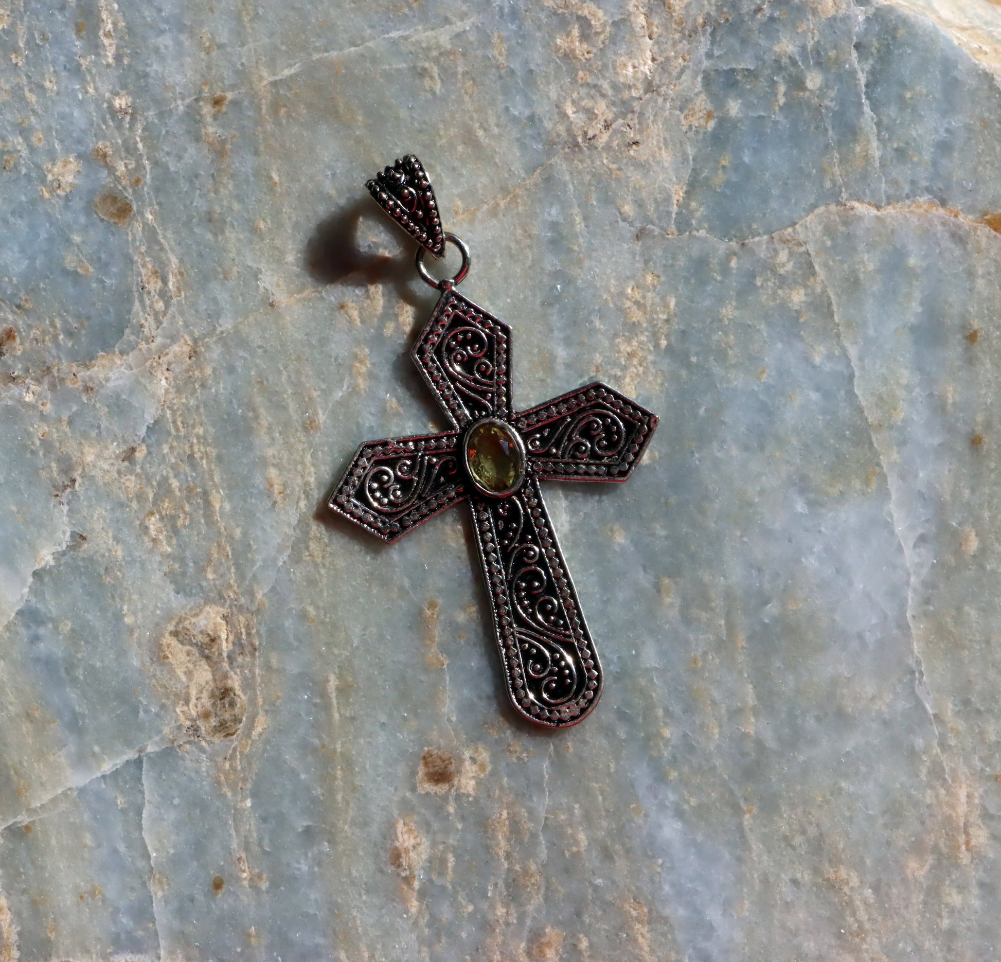 Přívěšek kříž citrín - Supreme Panthers