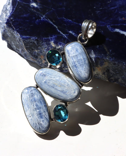 Přívěsek „Kyanit a apatit“ - Supreme Panthers