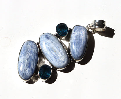 Přívěsek „Kyanit a apatit“ - Supreme Panthers