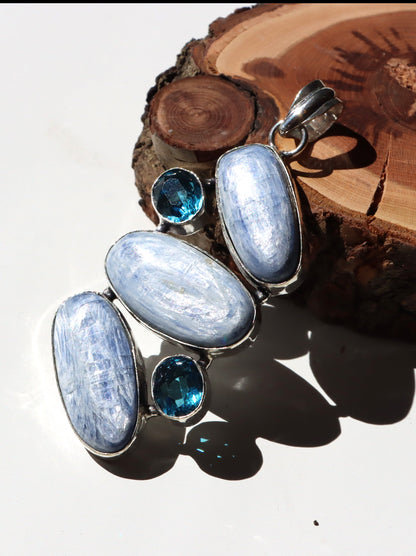 Přívěsek „Kyanit a apatit“ - Supreme Panthers