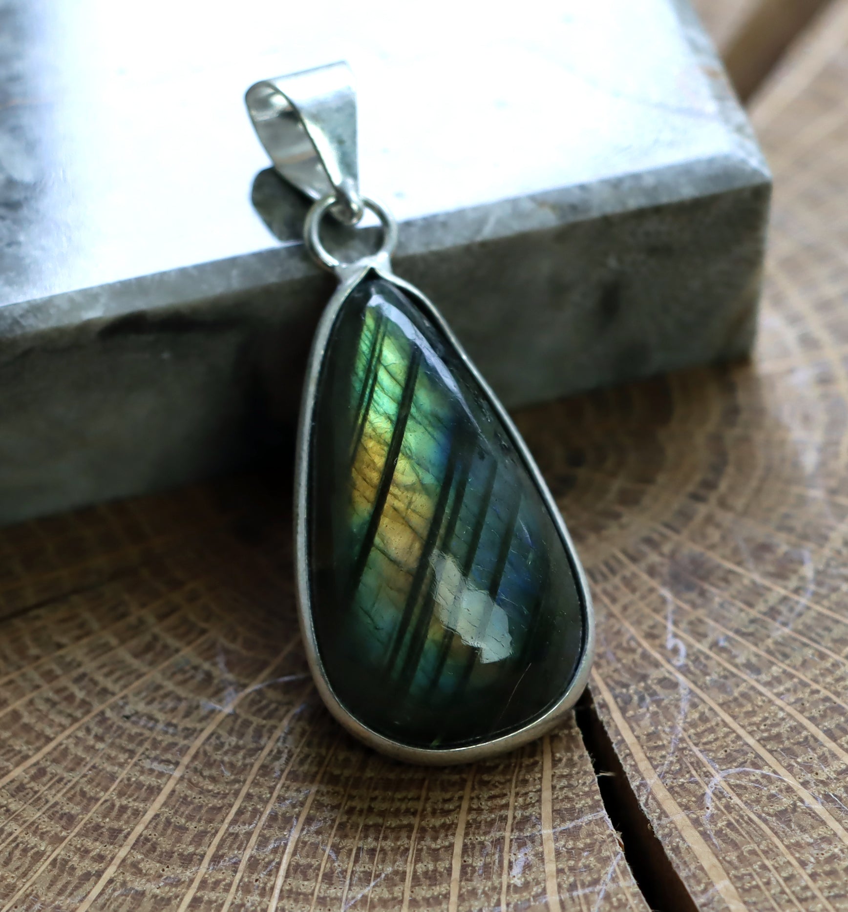 Přívěšek labradorit - Supreme Panthers