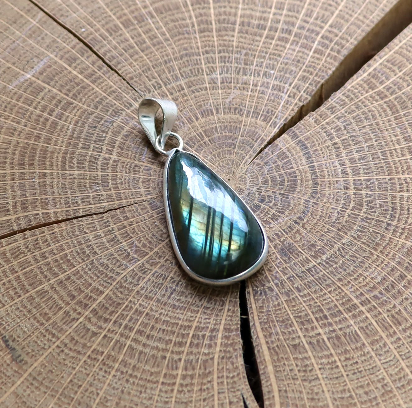 Přívěšek labradorit - Supreme Panthers