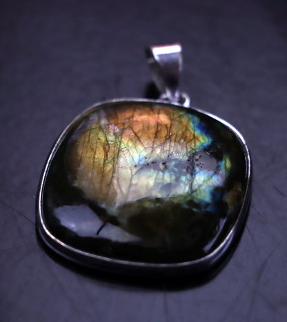 Přívěšek labradorit - Supreme Panthers