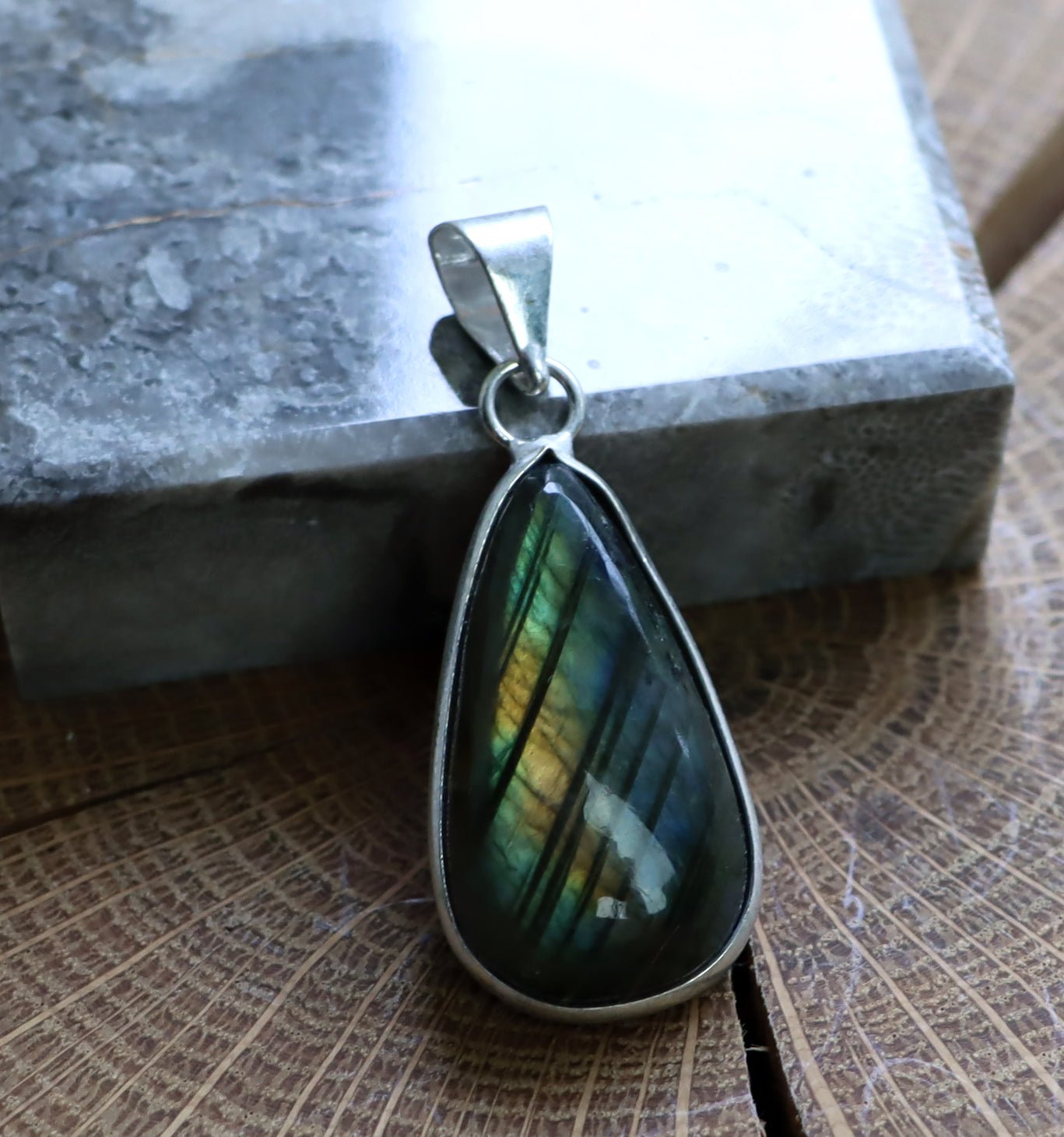 Přívěšek labradorit - Supreme Panthers