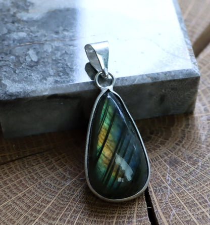 Přívěšek labradorit - Supreme Panthers