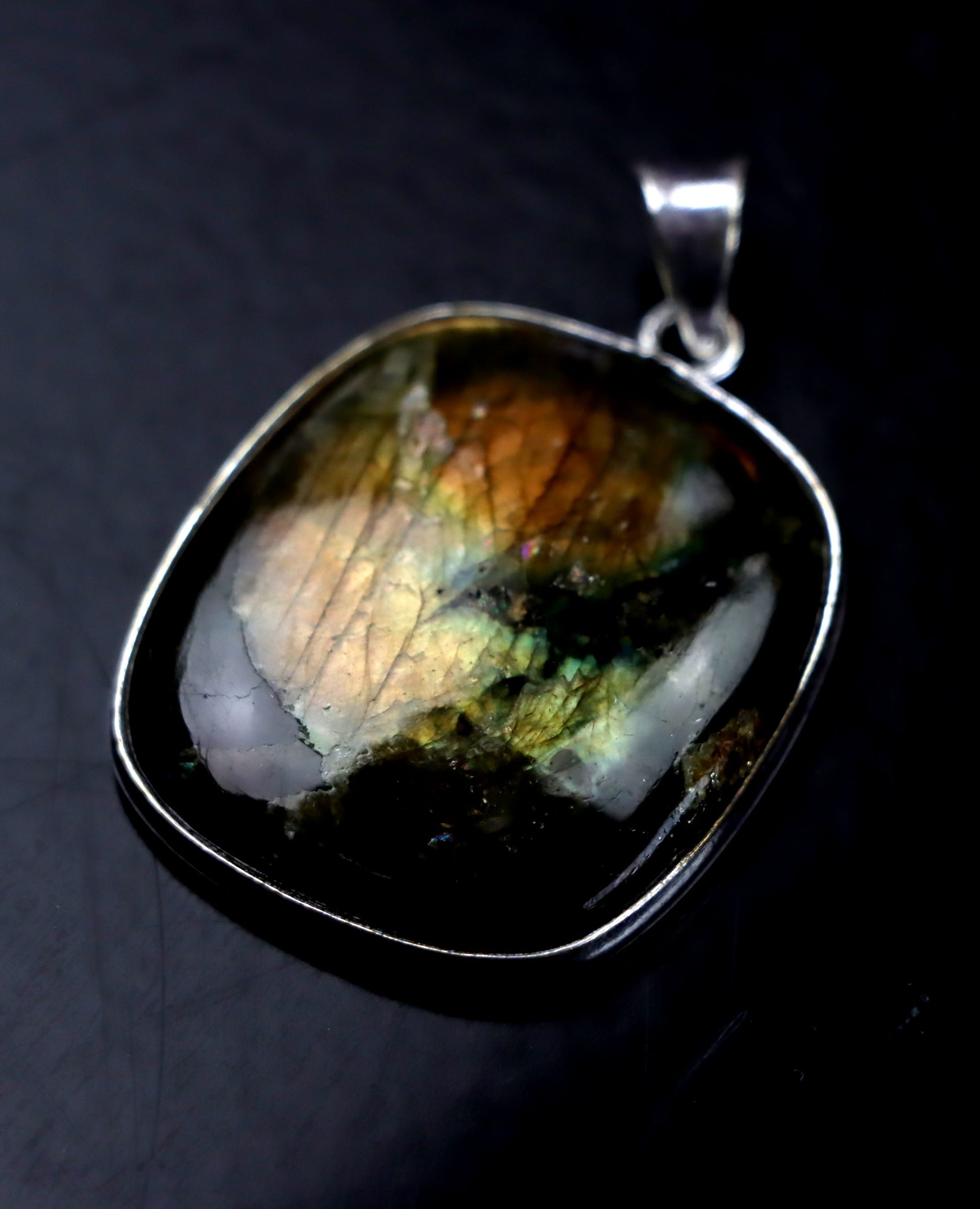 Přívěšek labradorit - Supreme Panthers