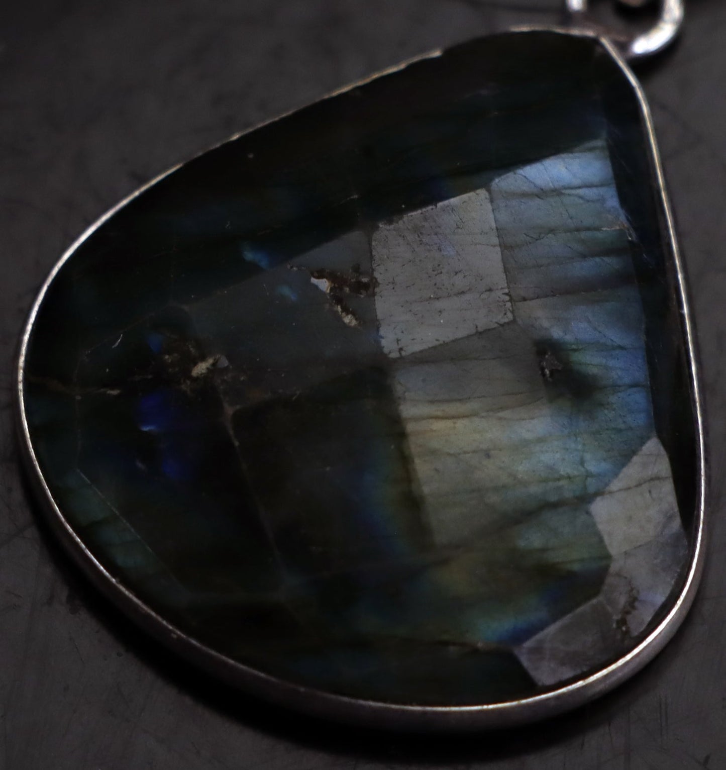 Přívěšek labradorit fazetovaný - Supreme Panthers