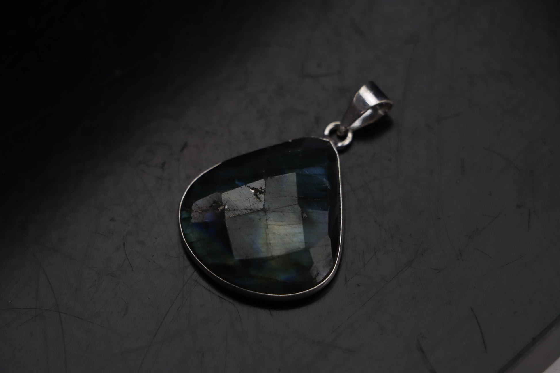 Přívěšek labradorit fazetovaný - Supreme Panthers