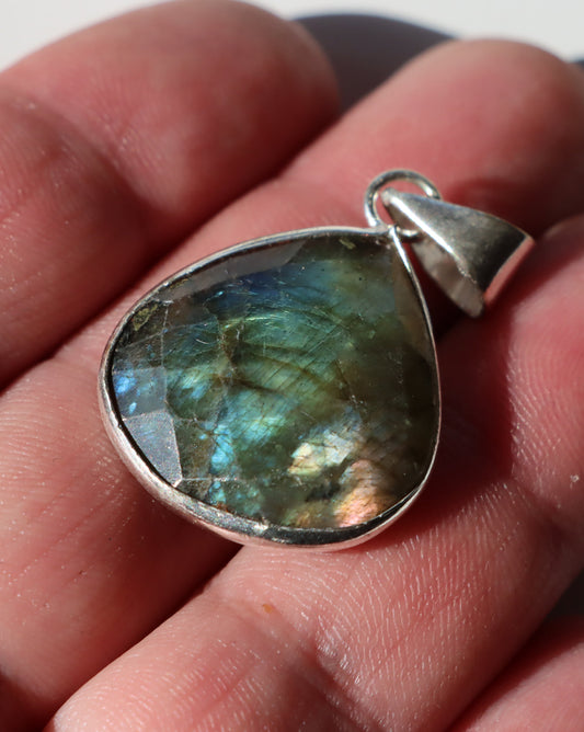 Přívěšek labradorit fazetovaný malý - Supreme Panthers