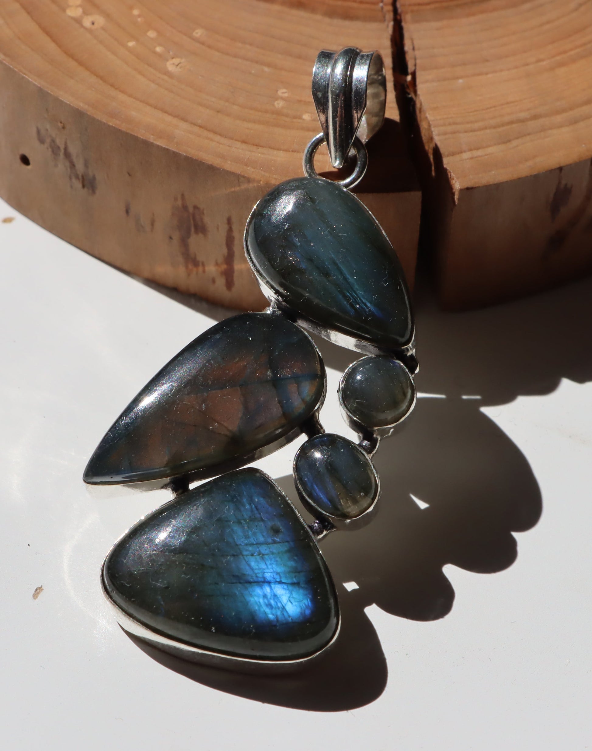 Přívěsek „Labradoritová záře“ - Supreme Panthers