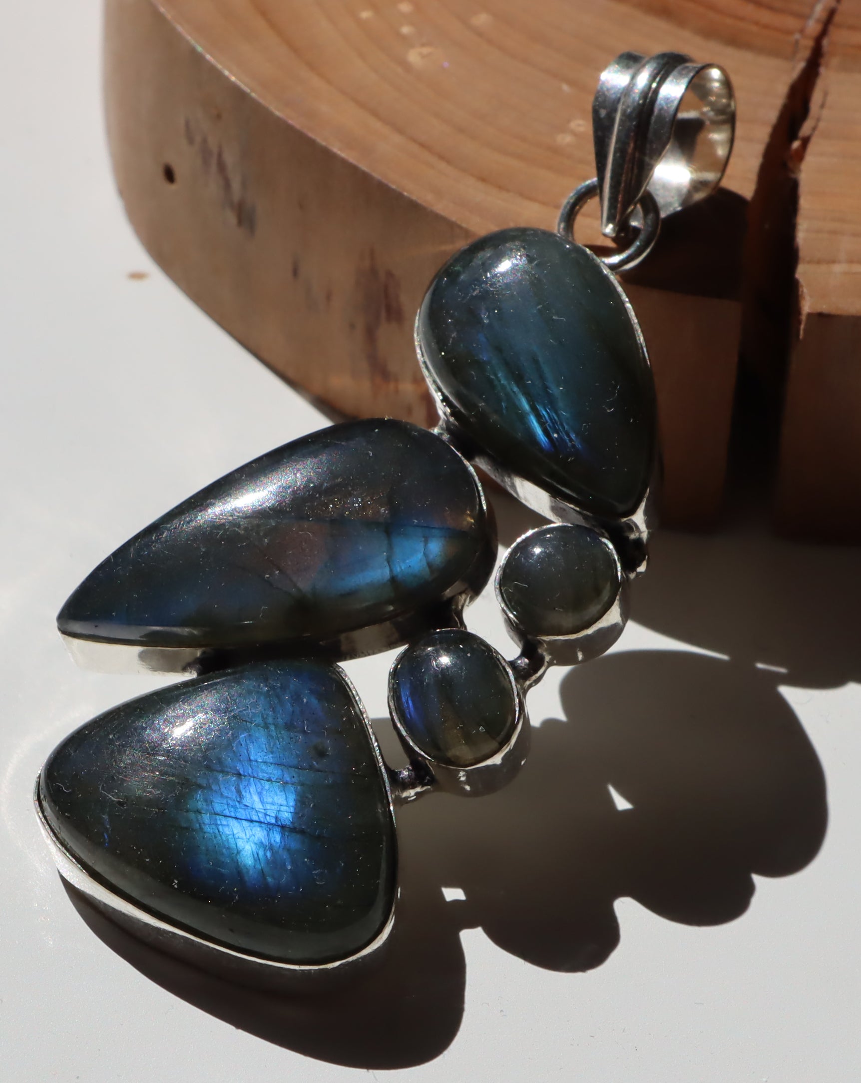 Přívěsek „Labradoritová záře“ - Supreme Panthers