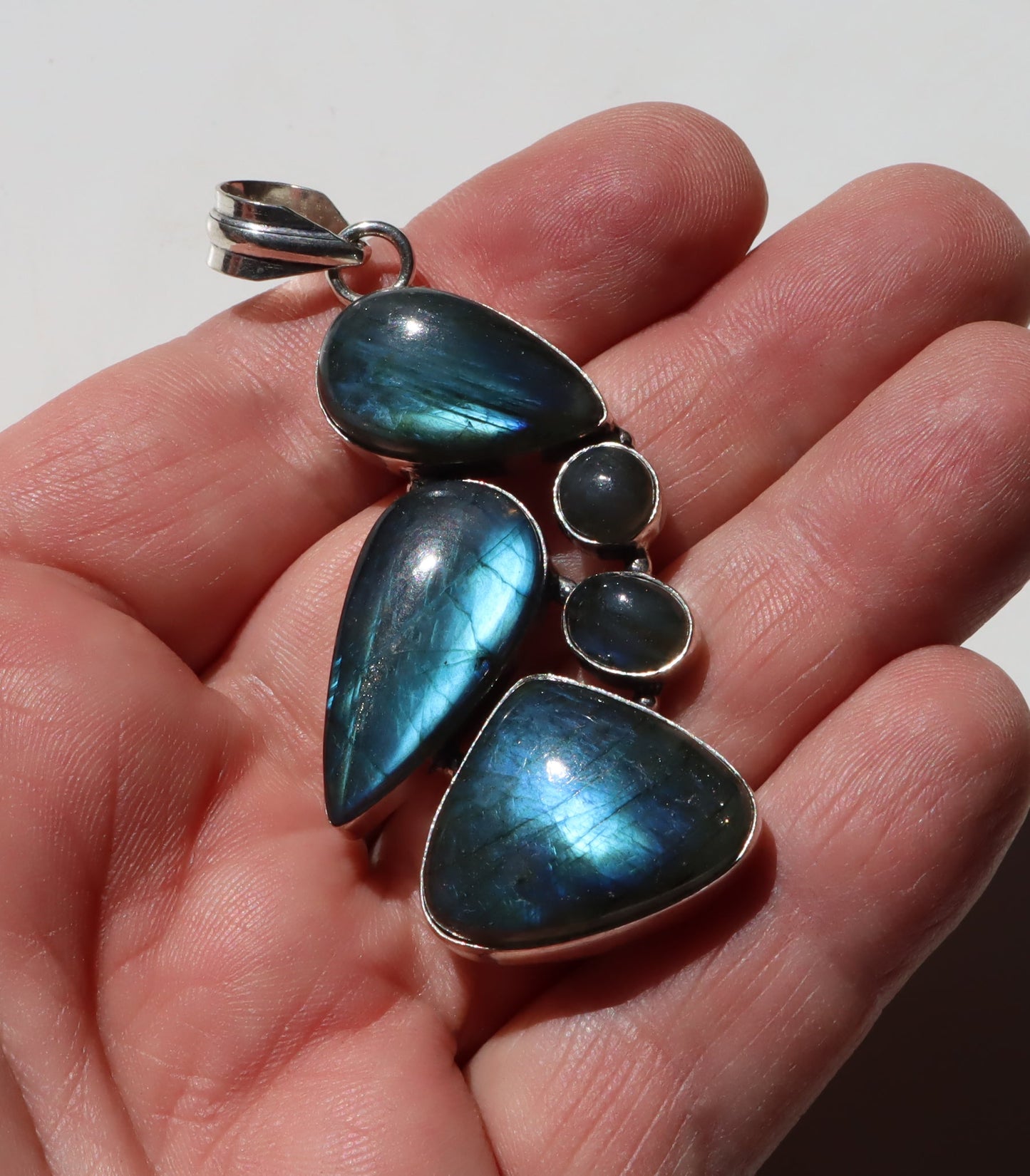 Přívěsek „Labradoritová záře“ - Supreme Panthers