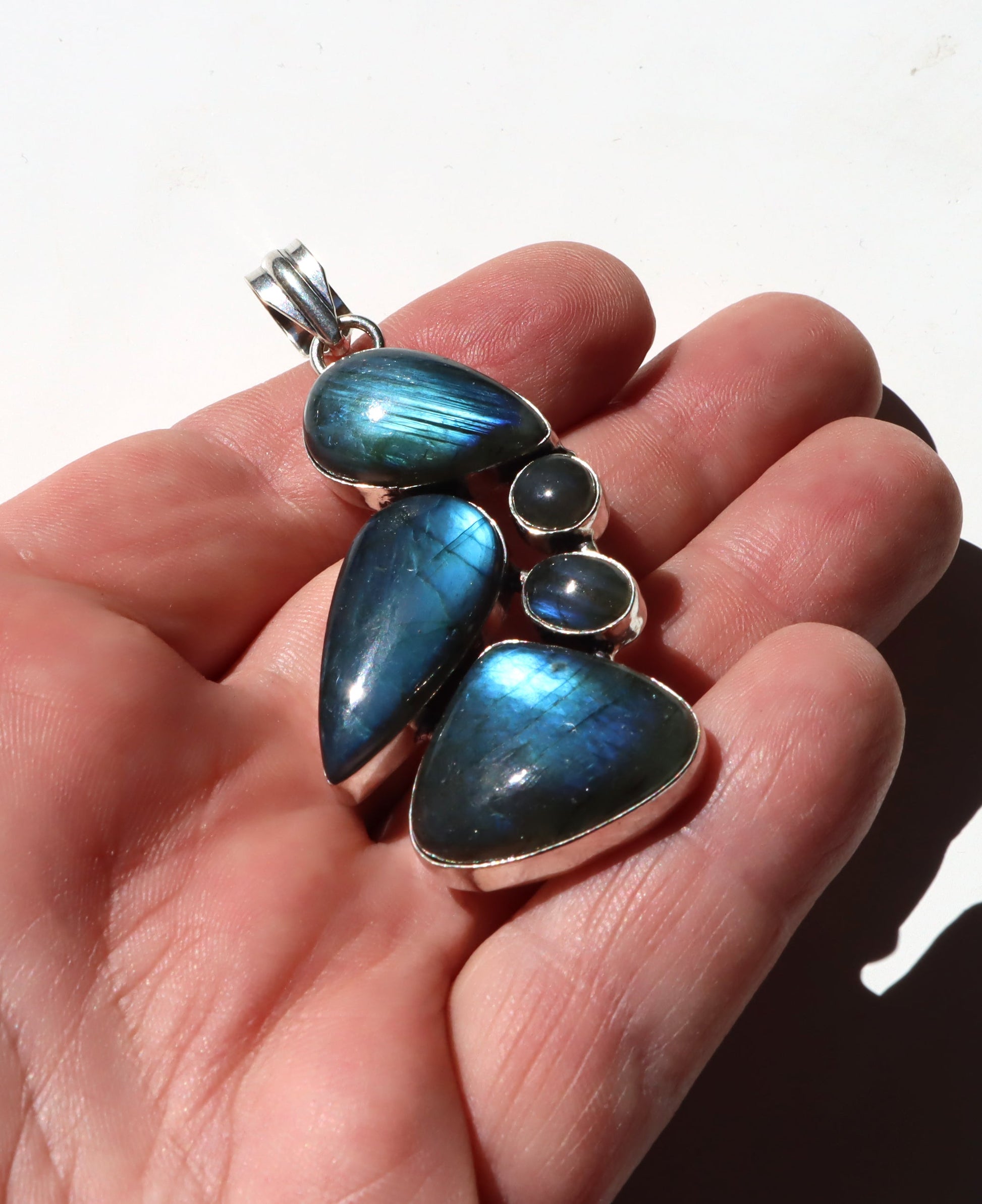 Přívěsek „Labradoritová záře“ - Supreme Panthers