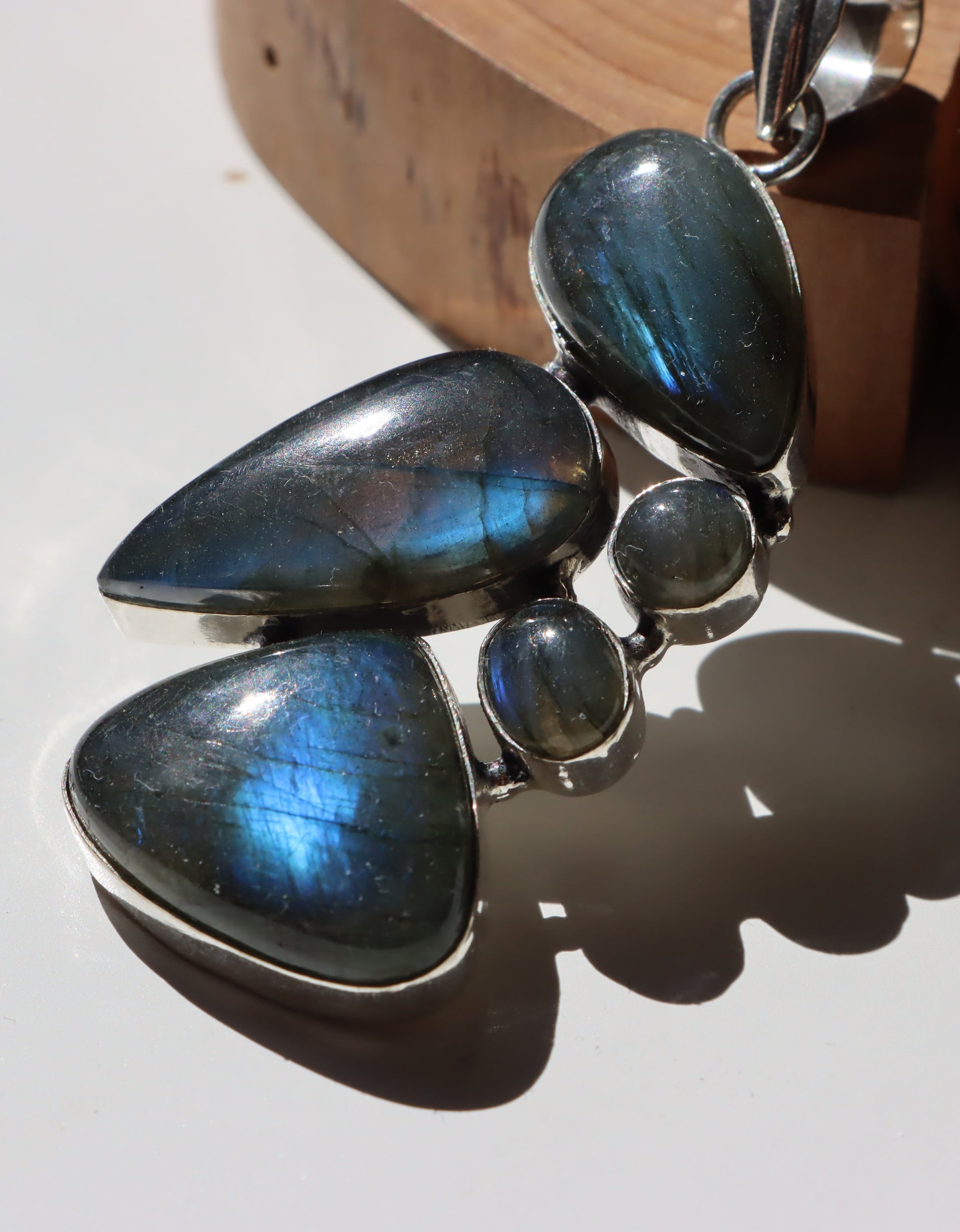 Přívěsek „Labradoritová záře“ - Supreme Panthers