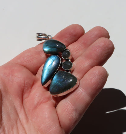 Přívěsek „Labradoritová záře“ - Supreme Panthers