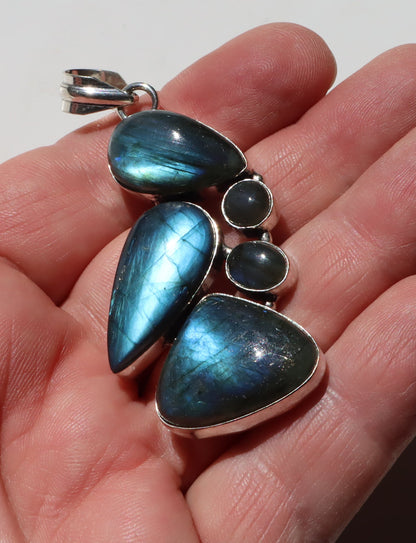 Přívěsek „Labradoritová záře“ - Supreme Panthers